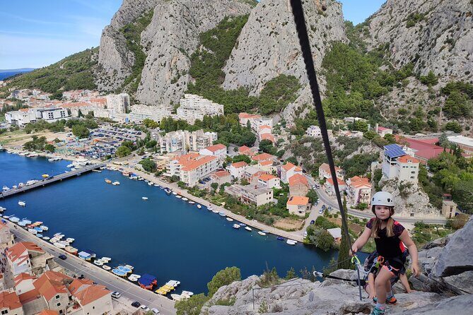 3-Hour Via-Ferrata Adventure in Fortica Fortress - The descent: a short walk that deserves real shoes