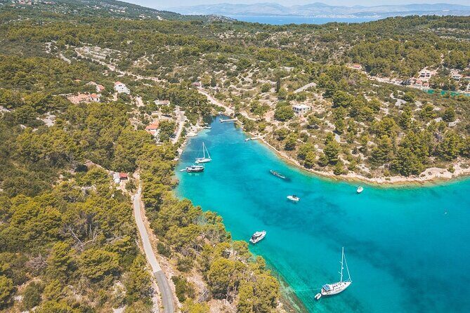 Adriatica Tour ( Blue Lagoon and Solta) from Trogir or Split - Stomorska Bay Lunch on Šolta: Two Hours That Let You Eat Like a Local