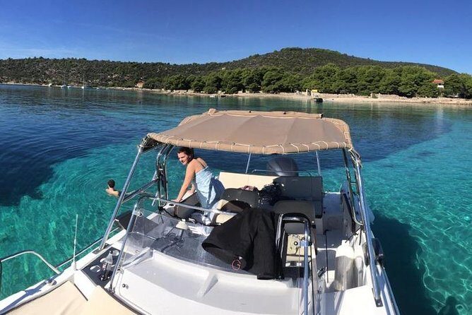 Adriatica Tour ( Blue Lagoon and Solta) from Trogir or Split - Why the English-Speaking Skipper Makes This Worth It