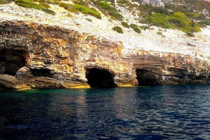 Blue Cave & Hvar : Five Islands Private Speedboat tour - Komiža Castle and Vis: Fishing Bay Details + WWII Stops