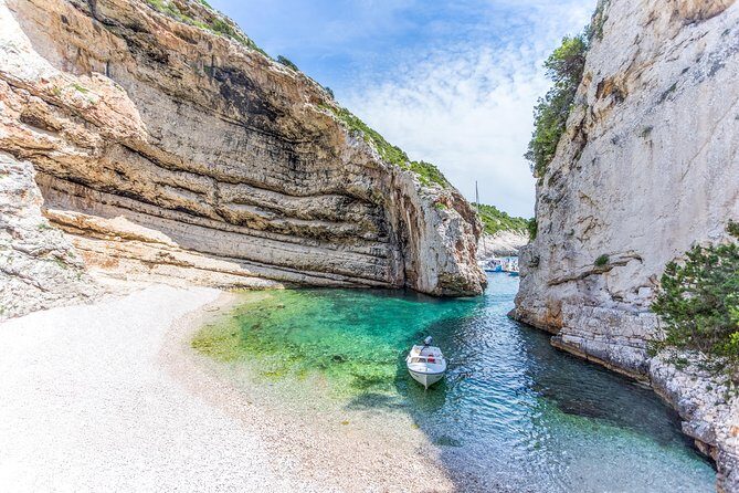 Blue Cave & Pakleni islands Private Tour - Pakleni Islands: the two-hour mix of beach styles