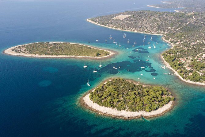 Blue Lagoon and Solta Island from Split-Private Tour - Nečujam Bay shipwreck snorkeling: the more adventurous finish