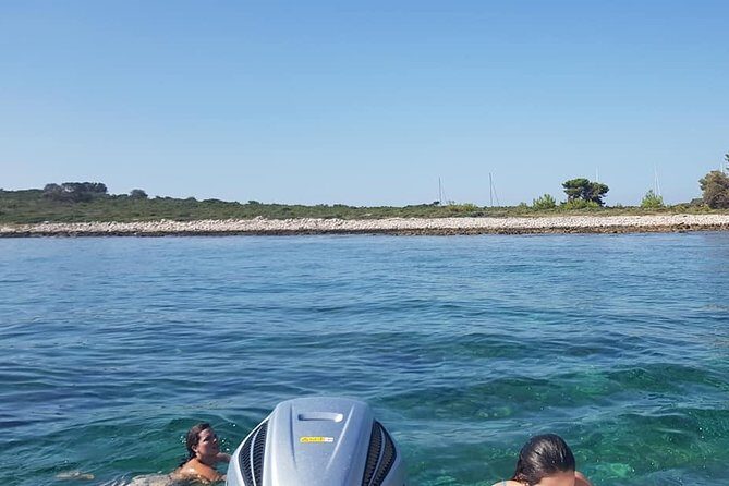 "Blue Lagoon" Half day Chill out tour from Split - Boat comfort and the role of your guide (Tommy-style)