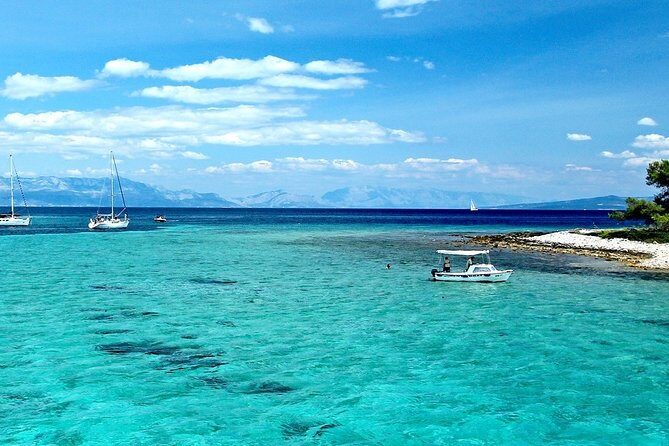 "Blue Lagoon" Half day Chill out tour from Split - Trogir walk: a quick taste of an old-town town break