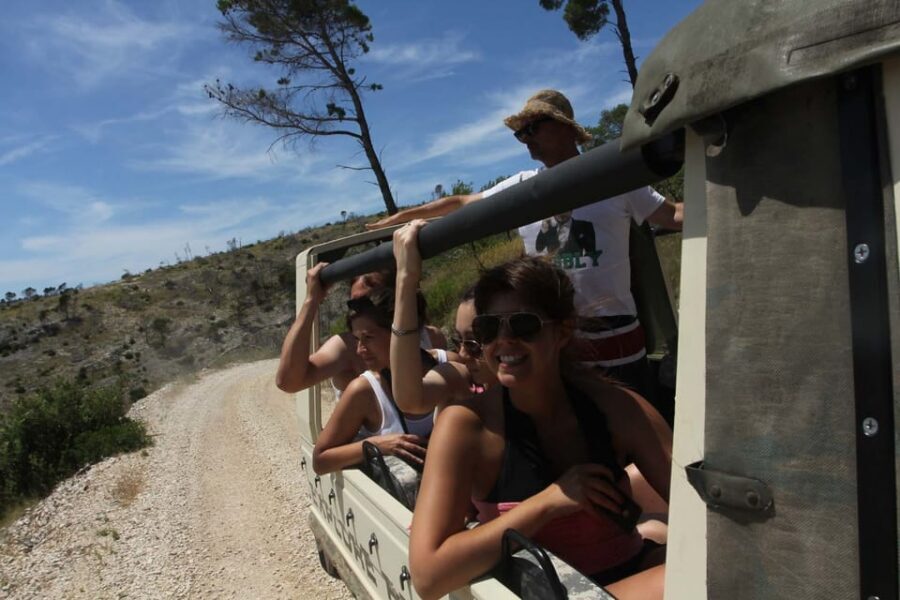Brač: Island Exploration Tour by Four-Wheel Drive Jeep - Donji Humac and the stone quarry: listen to limestone echo