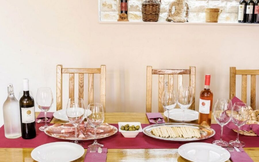 Dalmatian Delights: Food & Wine Tour from Split or Trogir - Šibenik in 1.5 Hours: St. Jacob’s Cathedral and the real Dalmatian vibe