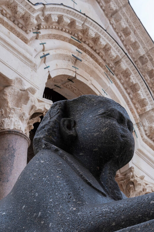 Essential Diocletian's Palace Tour for First-Time Visitors - Starting at Gregory of Nin and getting oriented in Split fast