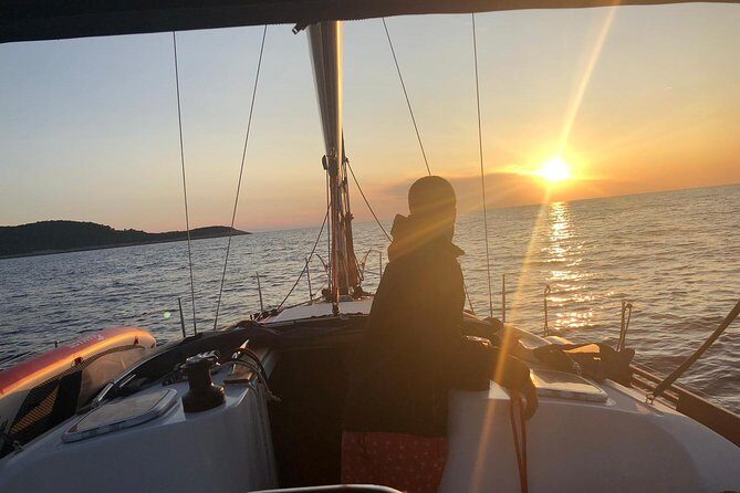Experience Romantic Sunset Sailing on a modern 36ft (11m) sail yacht | Hvar - Getting to the right dock fast (and avoiding port stress)