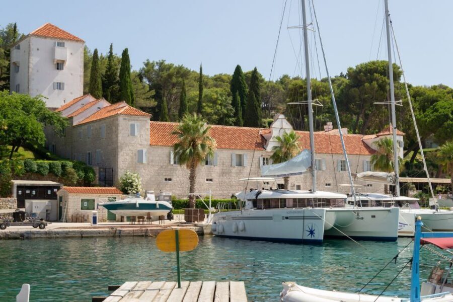 From Split: Blue Lagoon, Šolta, and Trogir Speedboat Tour - Guide Energy and On-Board Vibe: From DJ Music to Clear Communication