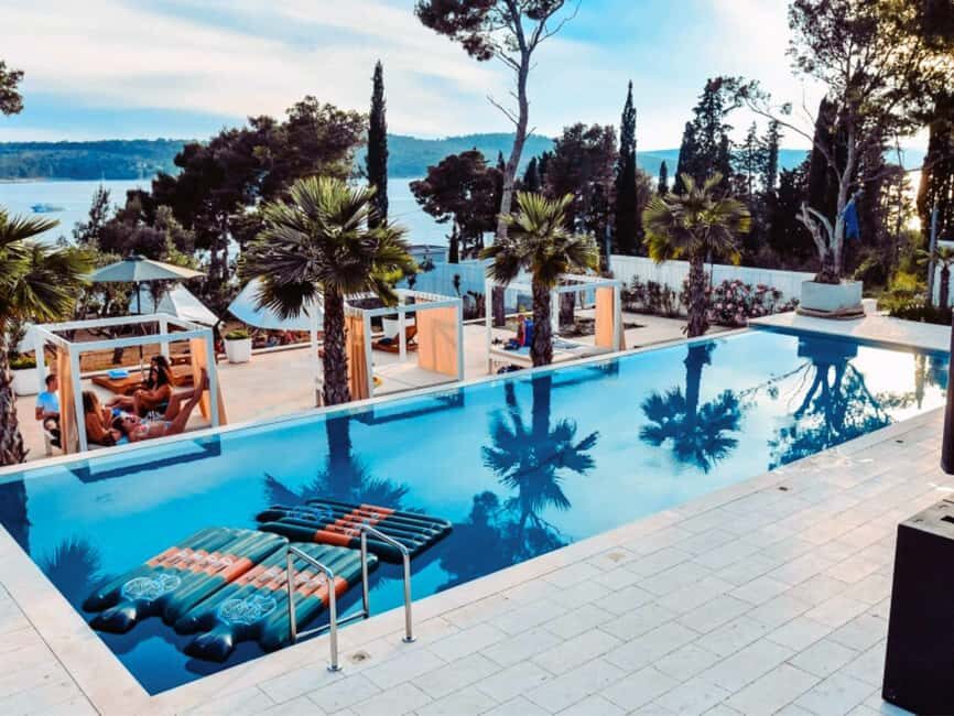 From Split: Brač Island Beach Bar and Pool Party - Milna on Brač: The Beach Bar Resort Where the Pool Party Happens