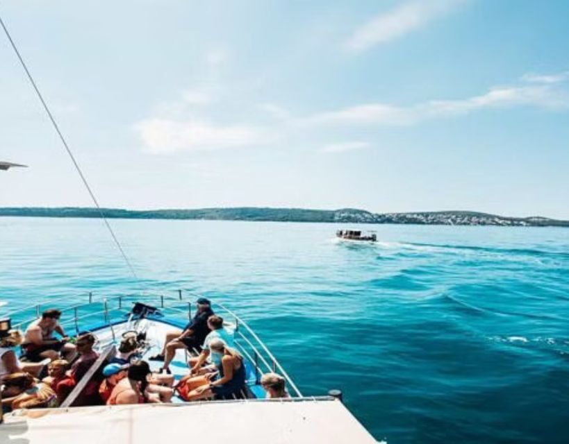 From Split: Islands & Blue Lagoon Cruise with Lunch & Drinks - Lunch onboard: three meal types, plus a reality check