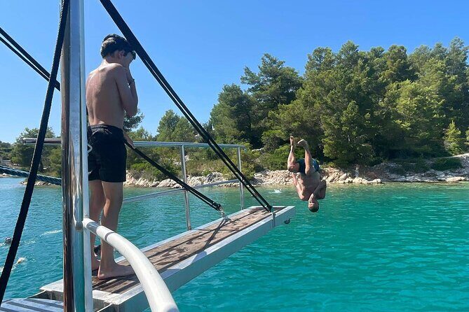 Full Day Boat Tour, Blue Lagoon and Šolta with lunch&drinks - Who Should Book This Full Day Blue Lagoon and Šolta Tour?