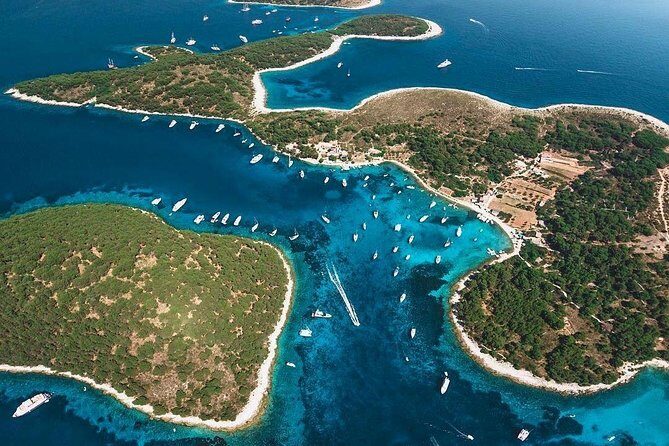 Full-Day Private Boat Tour to Golden Horn, Hvar & Pakleni Islands - Hvar town and Fortica: sights you can actually reach in 3 hours