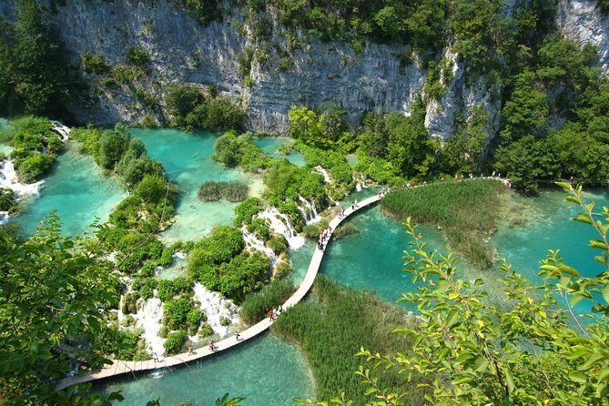 Full-Day Private Plitvice Lakes National Park roundtrip transfer from Split - Meeting your driver: pickup, WiFi, and comfort details that matter