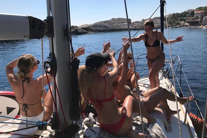 Hvar - Full Day Sail on a yacht - friendly skipper- small group - lunch optional - Key highlights worth planning for