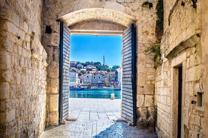 Krka Waterfalls & historic Šibenik - driver&guide, boat cruise, lunch break - Šibenik’s UNESCO Cathedral and the White-Stone Streets