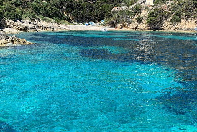 Luxury Blue Cave & 5 Islands Tour from Split - From Riva Promenade to the Blue Cave Glow