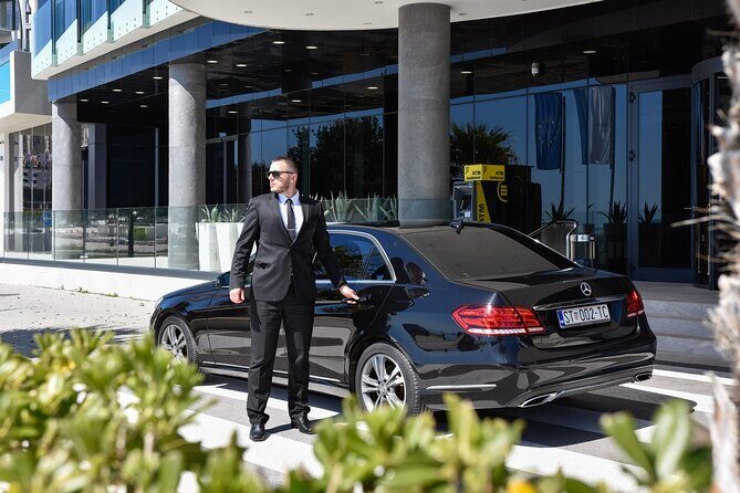 Luxury private transfer: Split Town to Split airport - Mercedes Comfort: Air Conditioning, Room, and Clean Cars