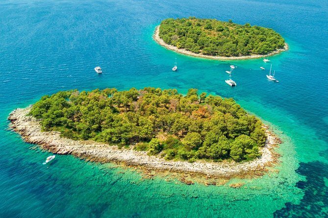 Private 3 islands Tour With Speed boat to Blue Lagoon and Solta from Split or Trogir - Why this private 3-island speedboat day works so well off Split