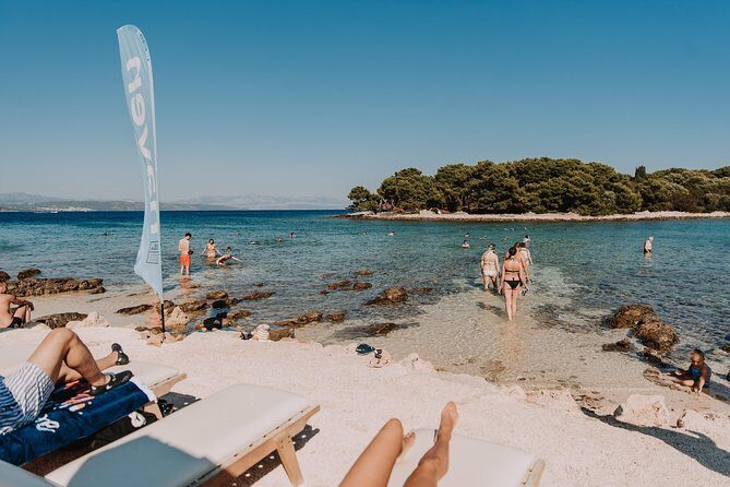 Private 3 islands Tour With Speed boat to Blue Lagoon and Solta from Split or Trogir - Maslinica on Šolta: fishermen village streets and a sensible lunch window