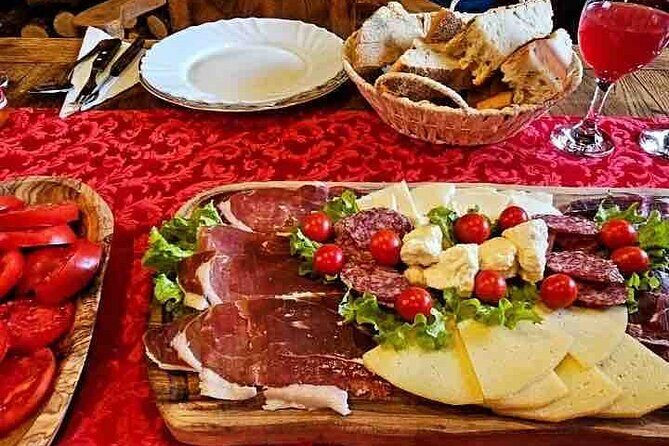 Private Authentic Local Food At Family Home Experince - Crossing Into Countryside Life: Hardomilje and the Family Home Meal