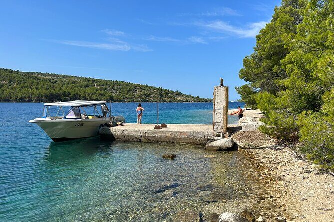 Private Blue Lagoon and Hidden Bays tour from Split & Brac for 12 - Timing and how to build your day around it