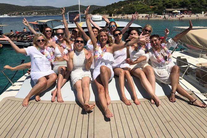 Private custom Blue & Green Cave tour with yacht from Hvar town - Private yacht off Hvar: what you gain (and what you give up)