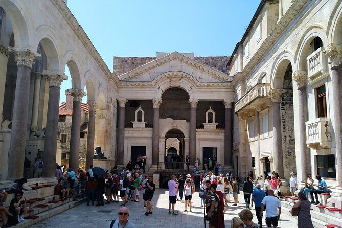 Private History tour - small group - Cathedral of Saint Domnius: see the masterpiece without the entry