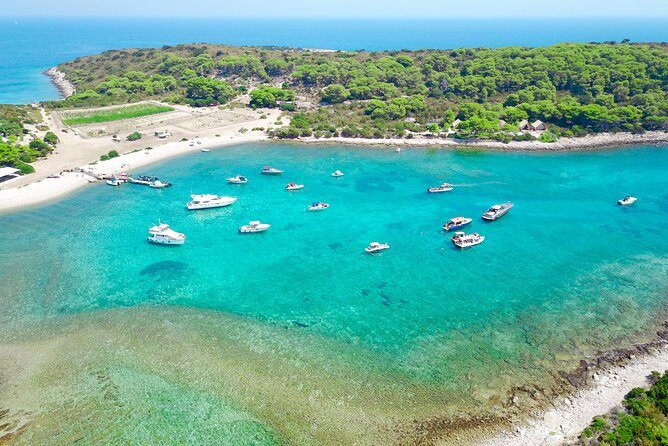 Private Luxury Boat tour for 12 from Split, Brac, Trogir, Hvar - Blue Cave in the morning: getting the right light with fewer headaches