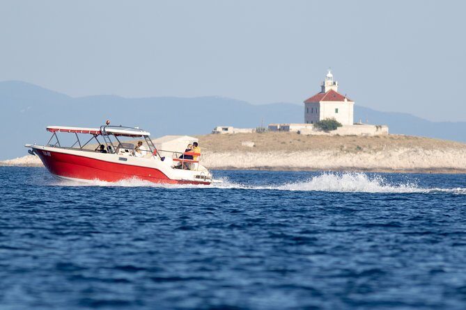 Private Red Rocks and Pakleni Islands beach hopping speedboat tour - The 10:00 meeting point at Obala, Fabrika 27