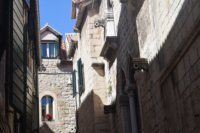 Private Split City Walking Tour - Spanish Guide - Practical tips for the route inside and around the palace