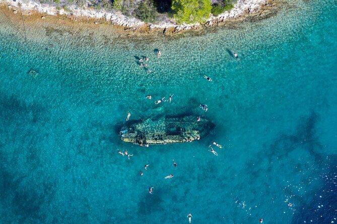 Private VIP Blue Lagoon and 3 Islands Tour - Maslinica on Šolta: marina views and a good lunch option
