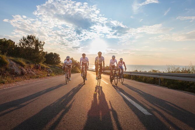 Pure Cycling Experience - Road Bike - The 4-hour experience flow: effort, views, villages