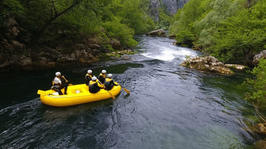 Rafting on the Cetina river - The middle portage: the one walk you should plan for