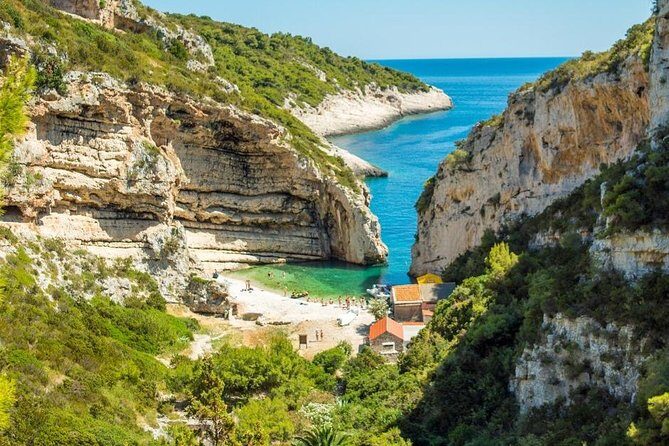 Rent a Speed Boat from Split – Discover Hidden Beaches & Islands - Comfort and food: don’t let lunch become a problem