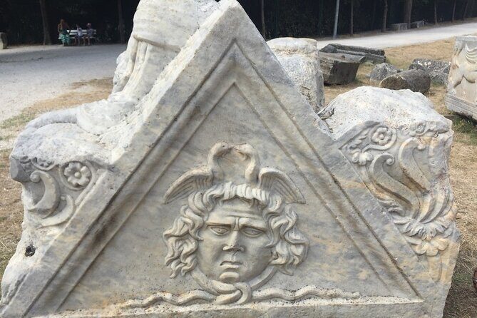 Salona & Amphitheater - Private guided tour - Admission incl. - Porta Caesarea and the Hram Area: When Roman Details Become Physical