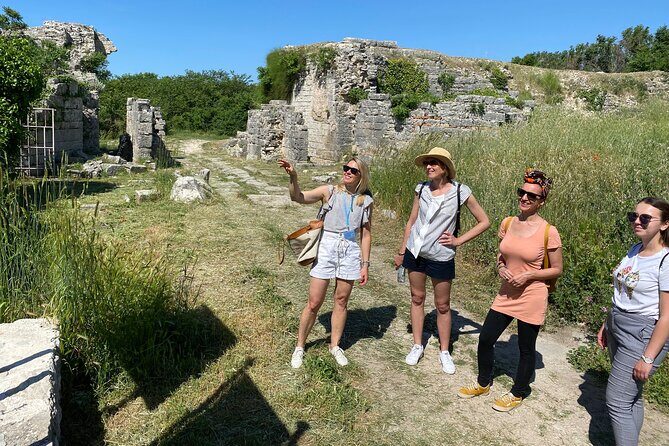 Salona & Amphitheater - Private guided tour - Admission incl. - The 16 Sarcophagi, Kapljuc, and the Road Toward the Amphitheatre
