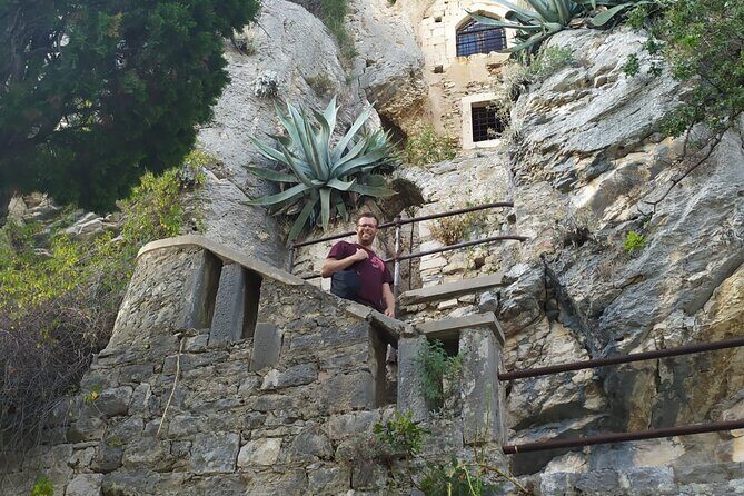 Secret Marjan Park Hiking Tour in Split - Old Split stories along the way: cemetery history and local context