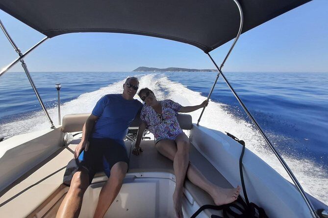 Speedboat transfer from Hvar town (Water taxi transfer) to Airport Split - Bottled water and small comforts that reduce friction