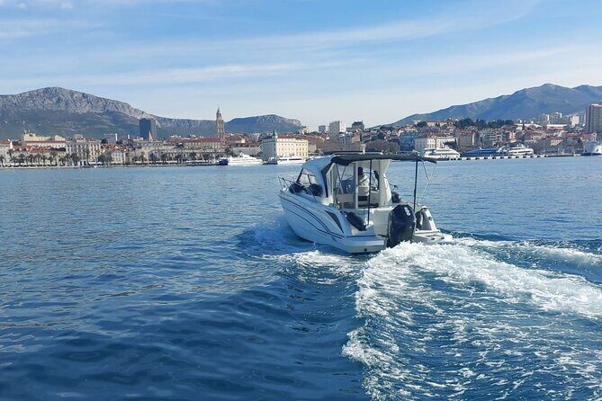 Speedboat transfer from Hvar town (Water taxi transfer) to Airport Split - The minivan leg that helps you catch flights