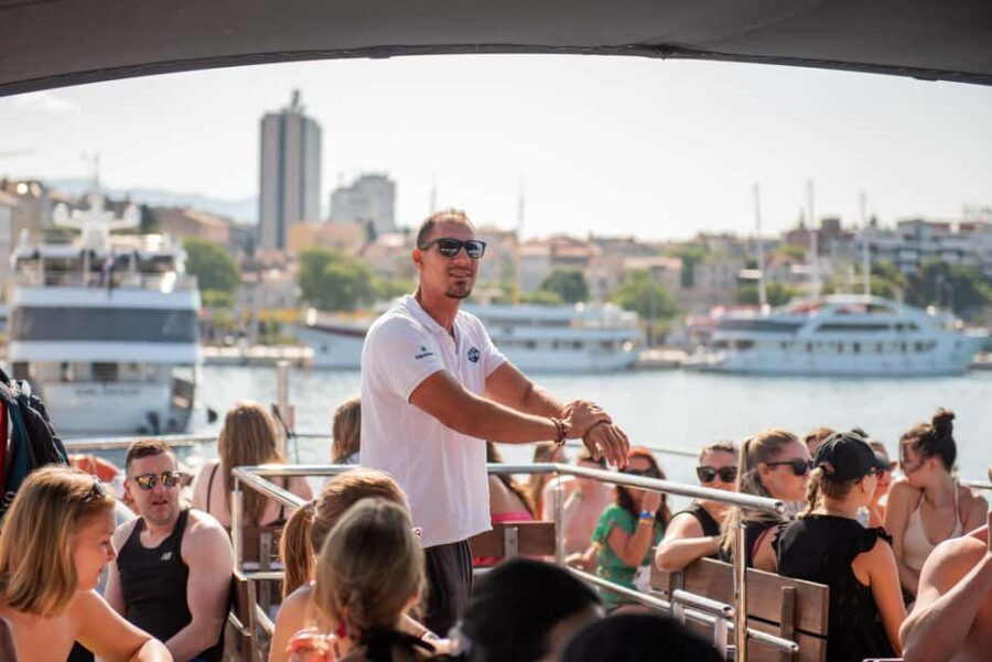 Split: Blue Lagoon, Shipwreck, & Šolta with Lunch & Drinks - Lunch and drinks: why this matters more than you think