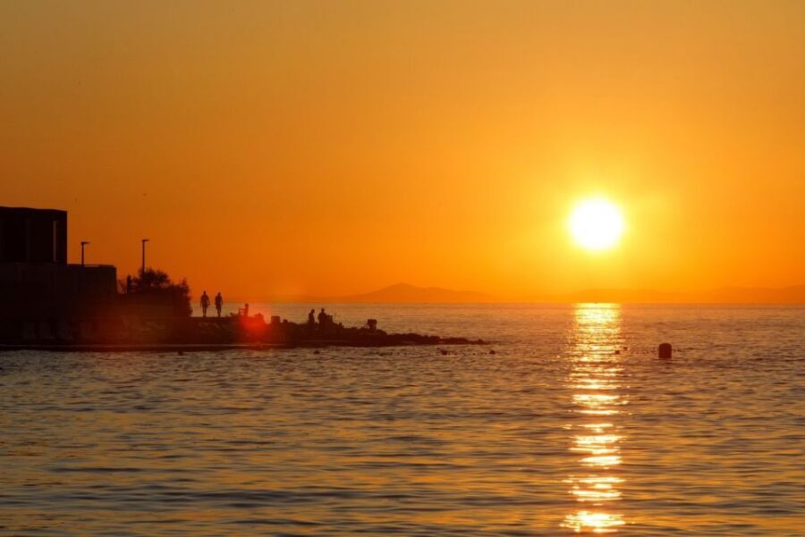 Split: Brac Island and Sutivan Village Sunset Boat Tour - Leaving Split: The Easy-Going Start at 7:00 PM