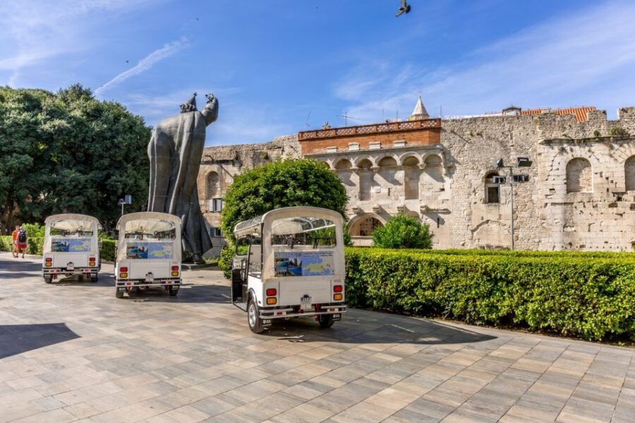 Split: City Highlights Electric Tuk-Tuk Tour - The first leg: Bacvice Beach to the city core without the stress
