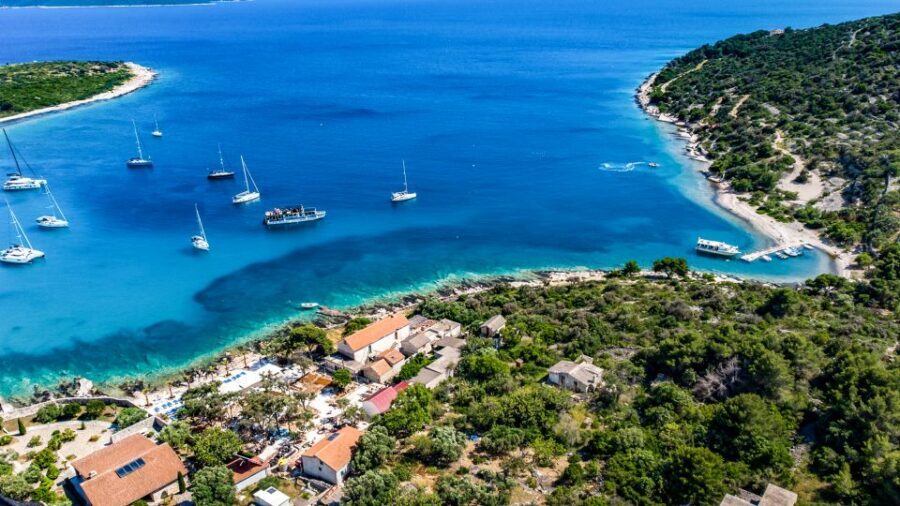 Split: Half-Day Blue Lagoon, Shipwreck, and Trogir Boat Tour - Speedboat ride from Split: fast views, bumpy moments, and what to expect