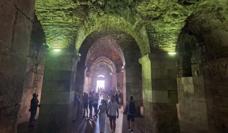 Split: History Walking Tour of the Old Town - Peoples Square and Fruit Square: Where Split Lives Between Monuments