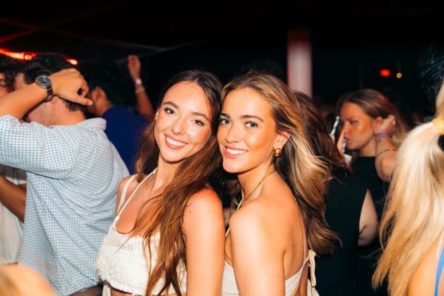 Split: Night Boat Party with Free Shots, Dj and After Party - Free welcome shots: small cost, big momentum