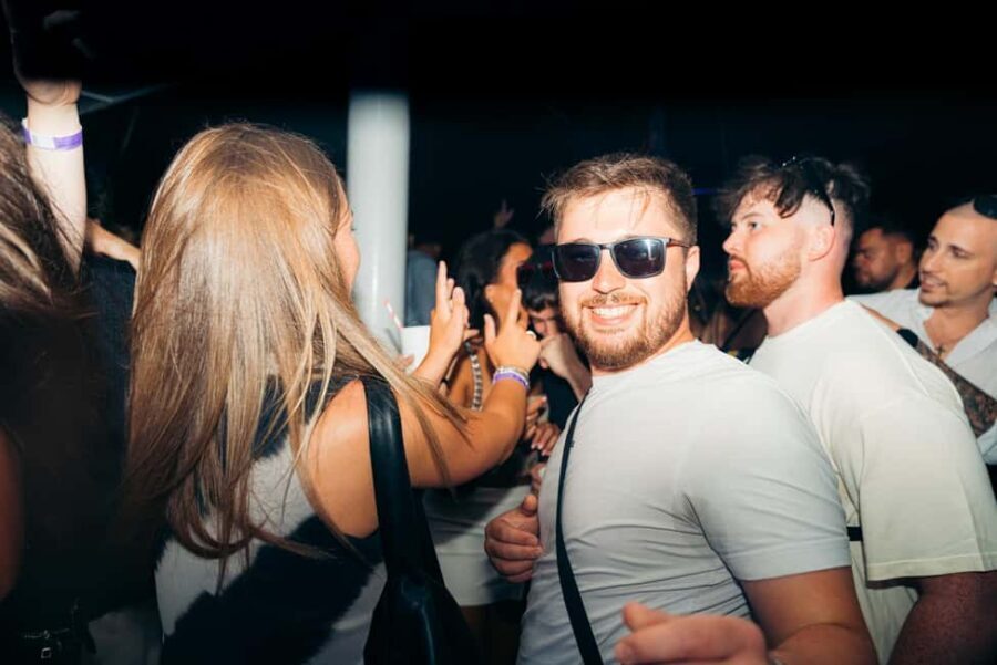 Split: Night Boat Party with Free Shots, Dj and After Party - Drinks, food, and budgeting: how to keep control