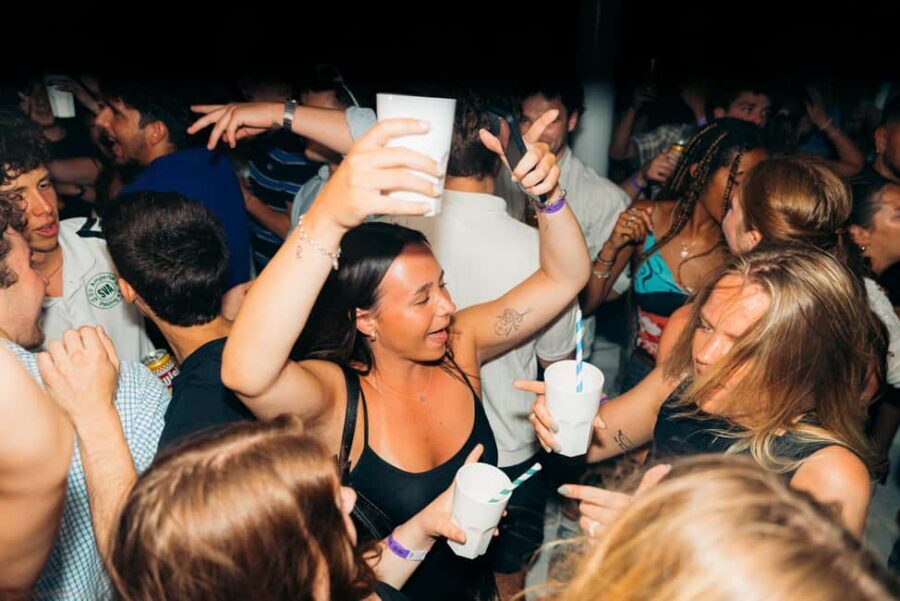 Split: Night Boat Party with Free Shots, Dj and After Party - Meeting at the statue and big stairs: how to start without stress