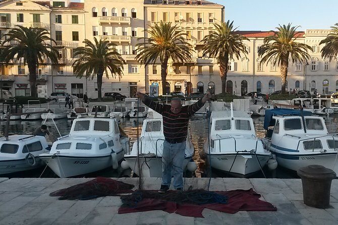 SPLIT-PREMIUM Emperor's Walking Tour for History Lovers + Museum - Grgur Ninski and the city clock: small stops with big meaning
