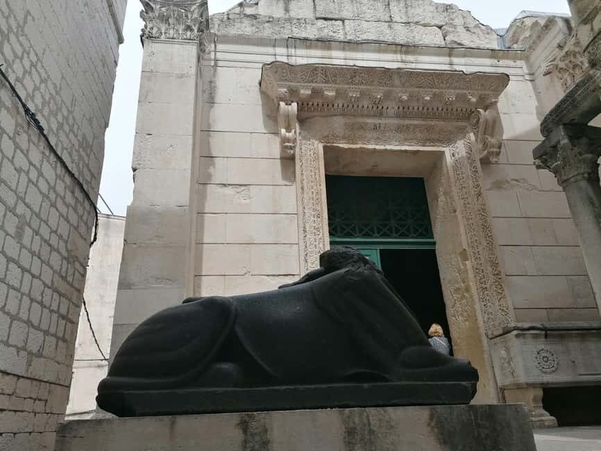 Split; Private Morning Walking Tour in Split - St. Domnius Cathedral (Sveti Duje): from mausoleum to church